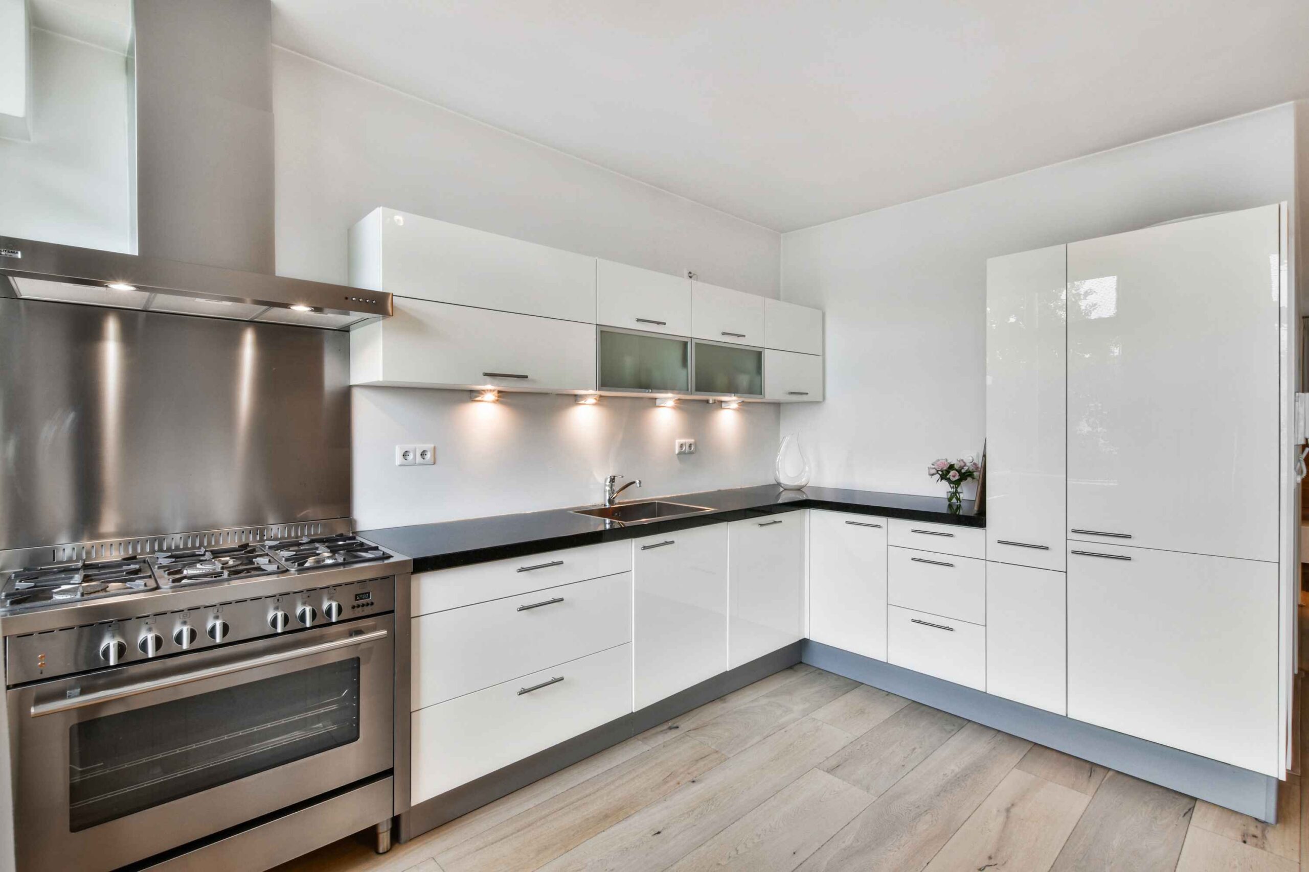 Quartz Countertops — Blackwood Kitchens (photo 2)