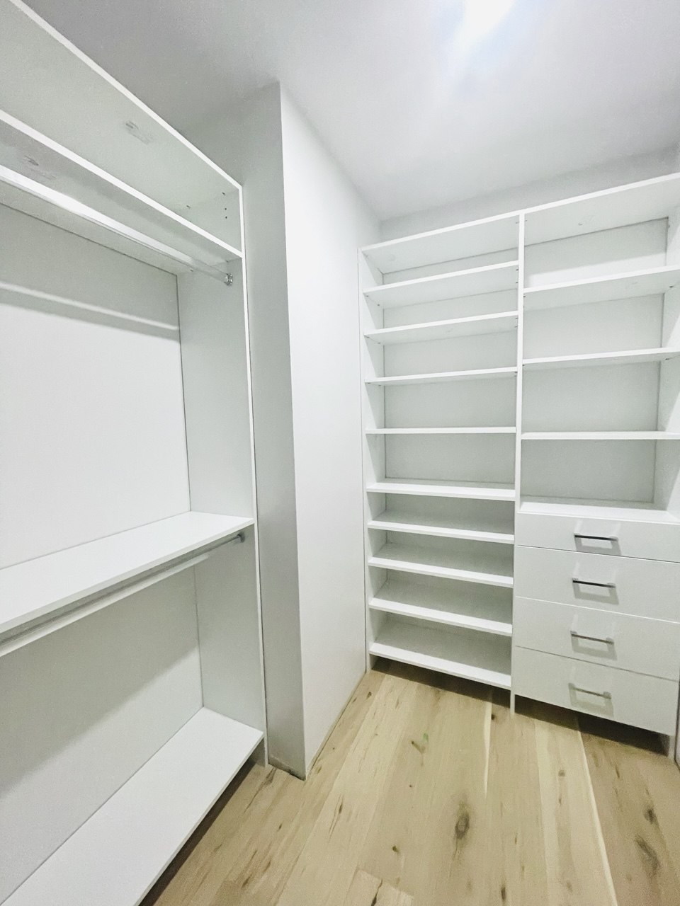 Walk-in Closets project 44