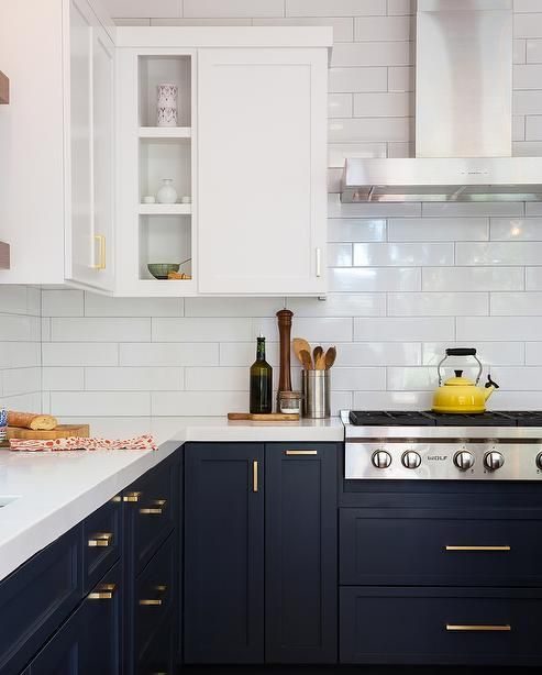 Kitchen Cabinet Refinishing — Woodstock, Ontario (photo 2)